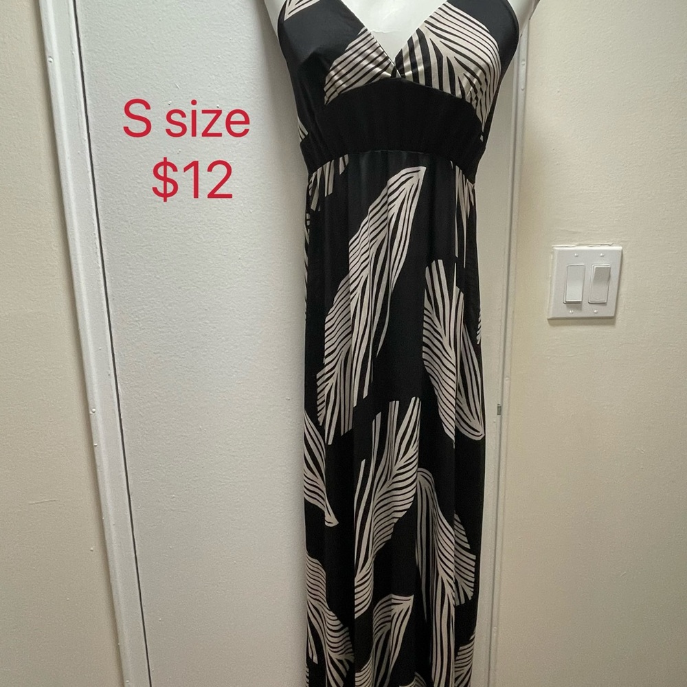 Elegant Black and White Maxi Dress